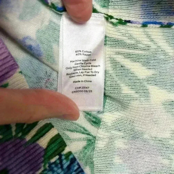 NWT Talbots Petites Floral Cardigan Sweater Medium Button Front Long Sleeves - Picture 5 of 7